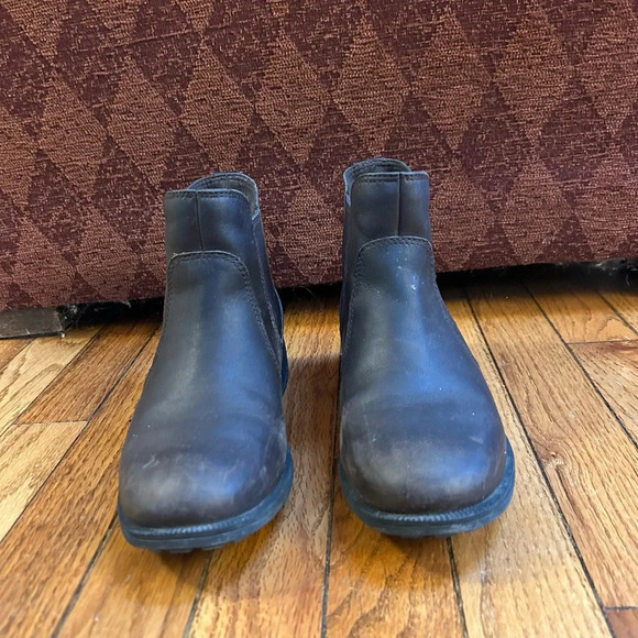 UGG Women's  Bonham Waterproof Leather Chelsea Boots, Size 6 - Picture 2 of 9
